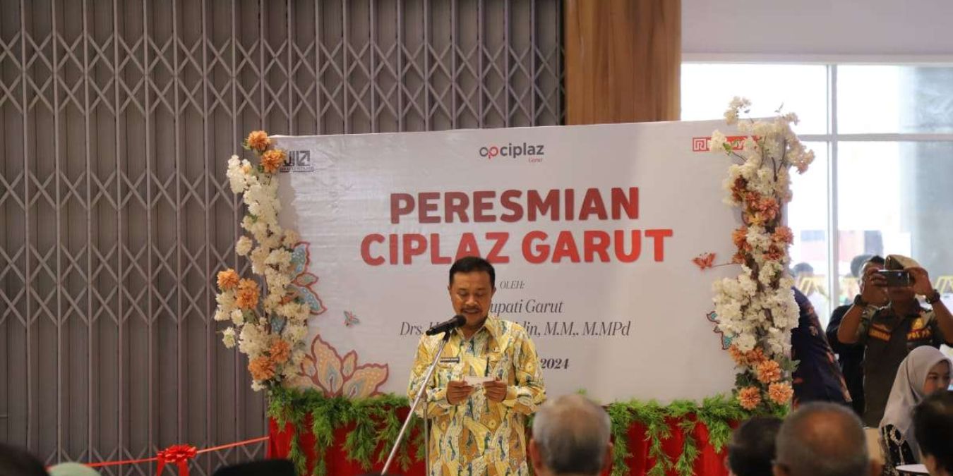 Pj. Bupati Garut, Barnas Adjidin meresmikan Mal City Plaza (Ciplaz) Garut, Jalan Guntur, Kecamatan Garut Kota, Kabupaten Garut (8/3/2024). Dok. jabarprov.go.id